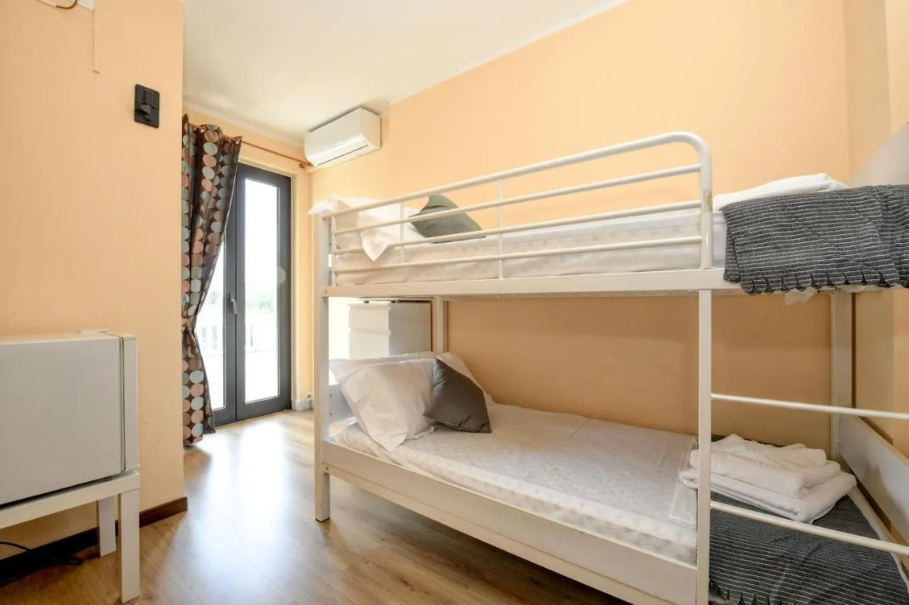 A.G. Holiday Hotel Σιρμιόνε